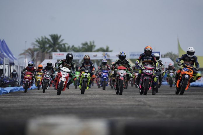 11 Tahun Vakum, Yamaha Cup Race Kembali Guncang Padang! 500-an Starter dan 5.000 Penonton Memadati Sirkuit